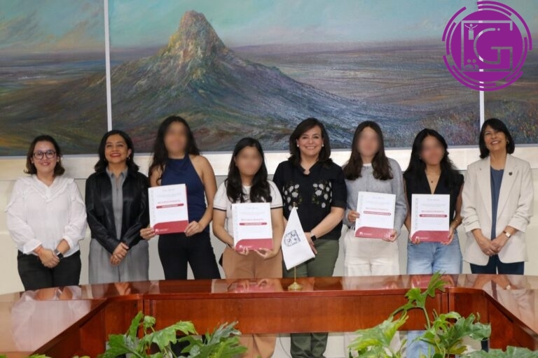 Reconoce UAQ a estudiantes destacadas en Olimpiada Nacional de Matemáticas