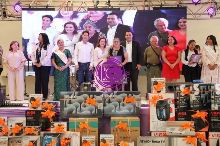 Celebran el Día del Abuelo con más de mil 500 adultos mayores