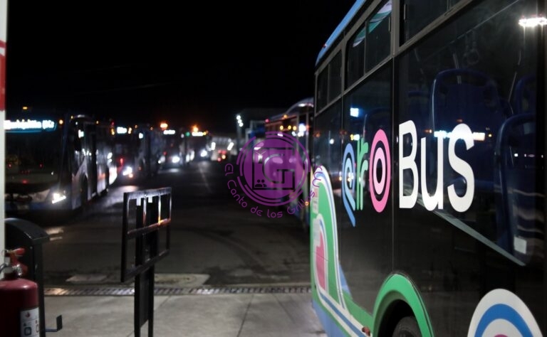 Supervisa AMEQ salida de casi mil autobuses de Qrobus por regreso a clases