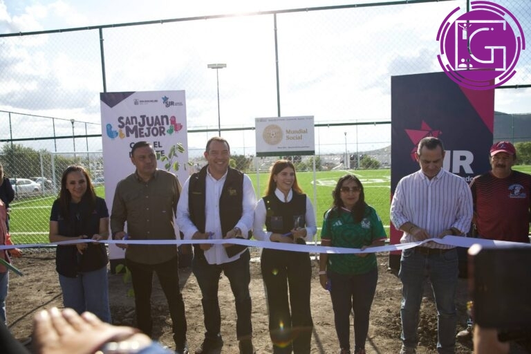 Inauguran cancha de futbol 5 en Las Haciendas 6