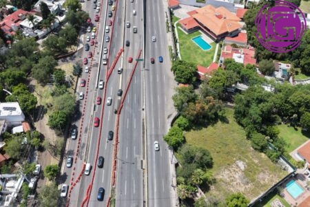 Contraflujo en Bernardo Quintana reduce 10% el tránsito vehicular total