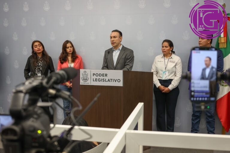 Llama Arturo Maximiliano a convertir la educación digital en una política pública
