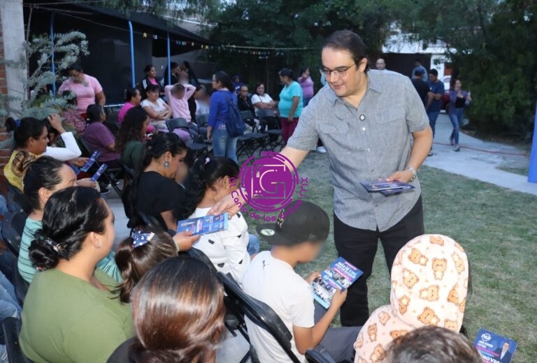 Recorre Memo Vega comunidades para informar avances y atender necesidades