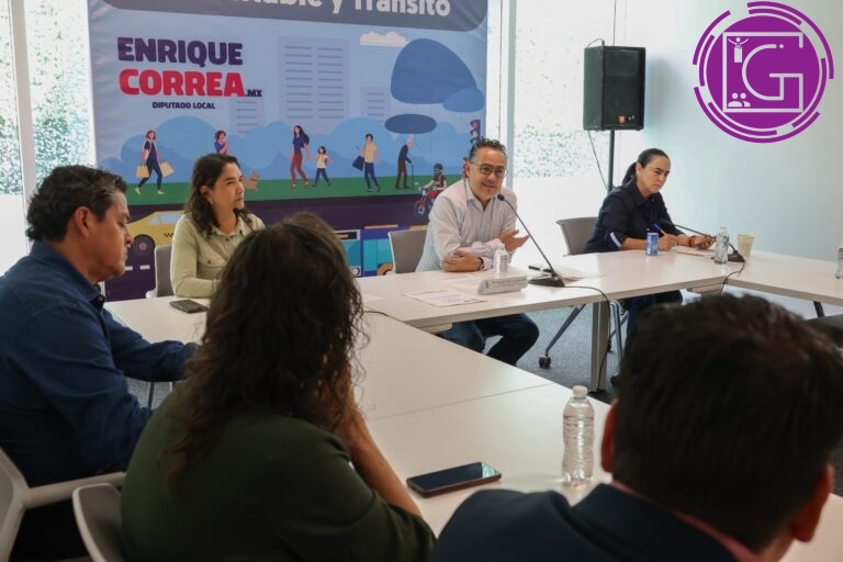 Avanza propuesta para promover la lectura en paraderos del transporte público