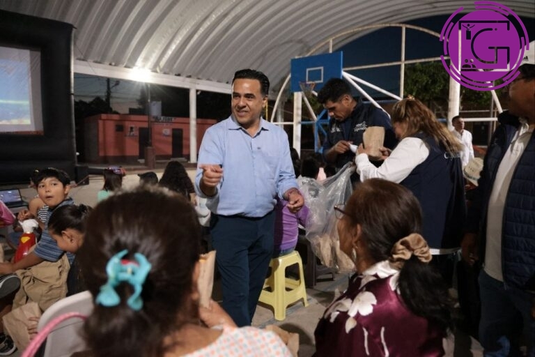 Lleva Luis Nava cine comunitario a familias de SJR