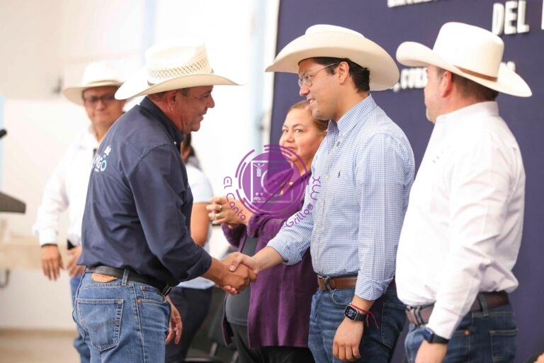 Apoya Corregidora a productores con salud animal y mecanización del campo