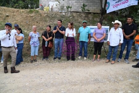 Destinan cerca de 5 mdp para mejorar camino en Jalpan de Serra
