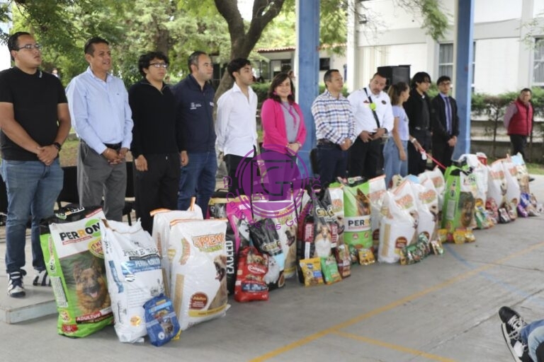Entrega UAQ más de una tonelada de alimento para apoyar a asociaciones animales