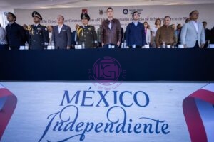 Atestigua Kuri desfile cívico militar conmemorativo por el CCXVI aniversario de la Independencia