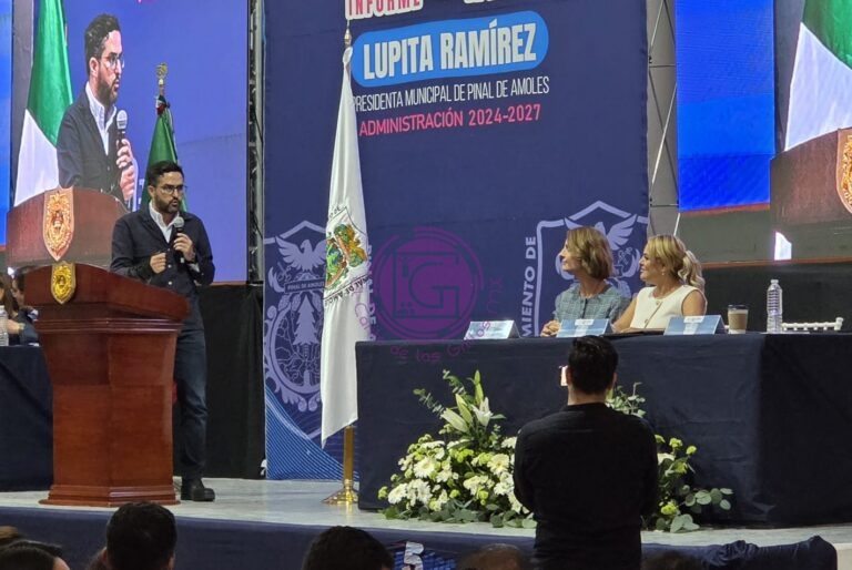 Refrenda Dorantes respaldo a Pinal de Amoles durante 5º Informe de Lupita Ramírez