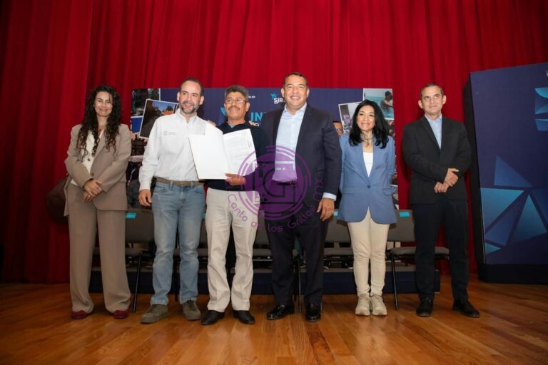 Entregan 260 escrituras para brindar certeza patrimonial a familias de SJR