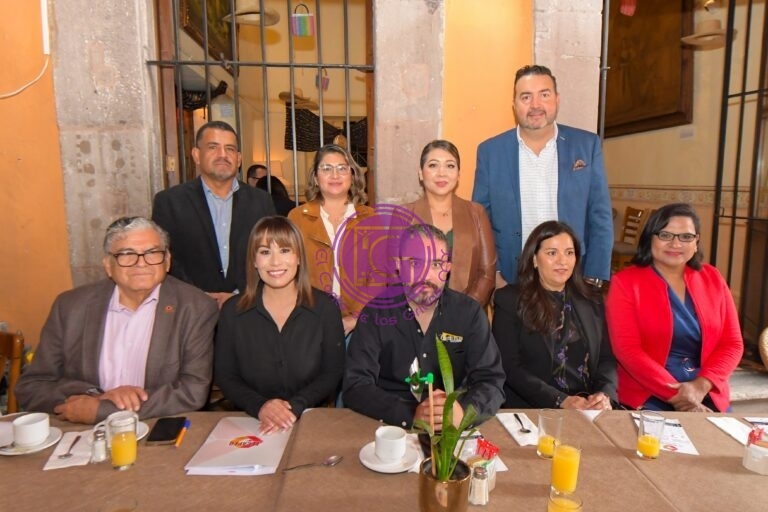 Presenta Fecapeq programa “Los Profesionistas Más Cerca de Ti”
