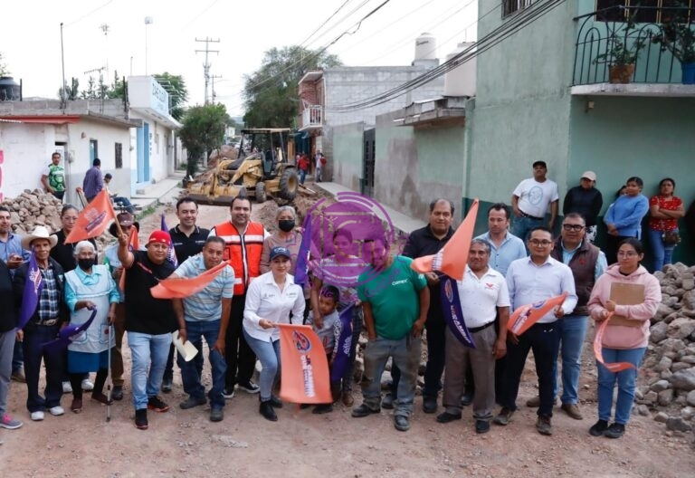 Inicia urbanización de calles en Ajuchitlán