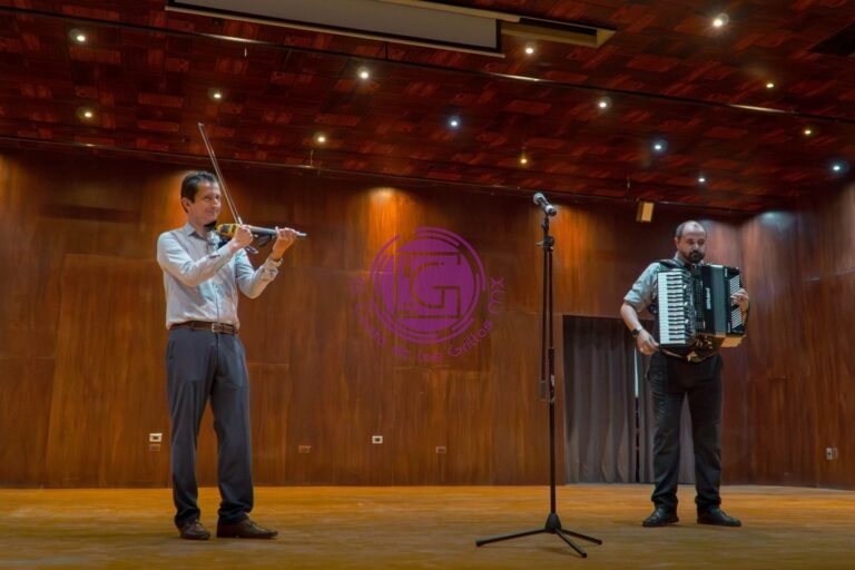 Orquesta de Dos deleita a la comunidad universitaria con repertorio internacional