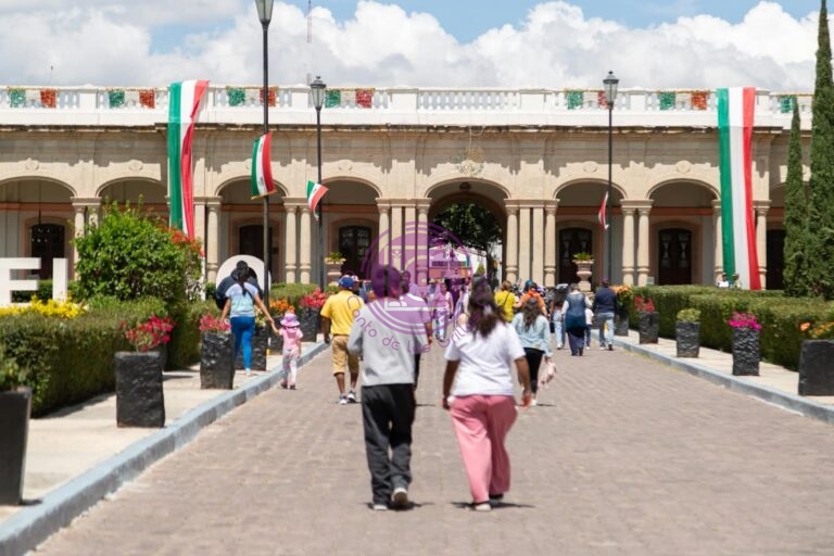 Reúne a 4 mil personas Paseo Dominical en la Exhacienda La Llave