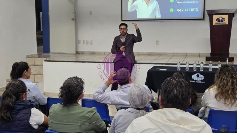 Reinicia Agustín Dorantes talleres para orientar a padres sobre redes sociales