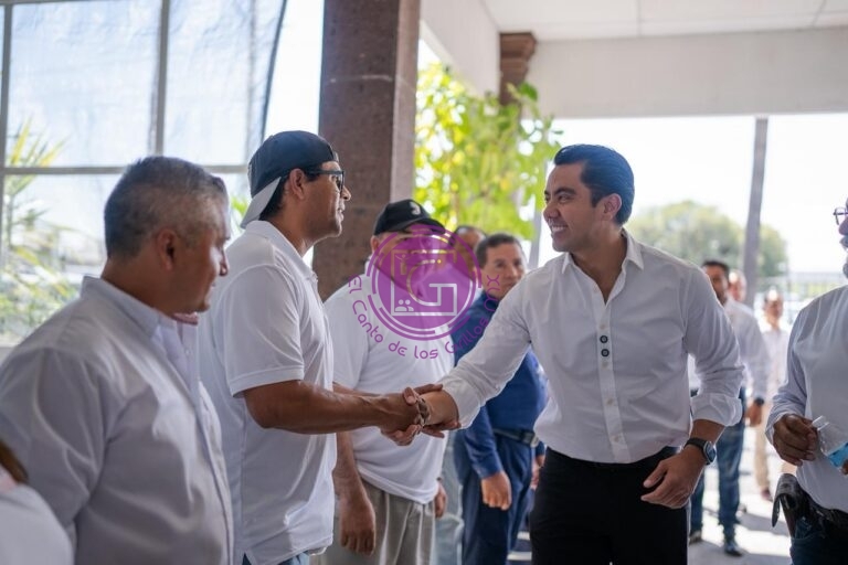Reconoce Felifer Macías labor de trabajadores municipales