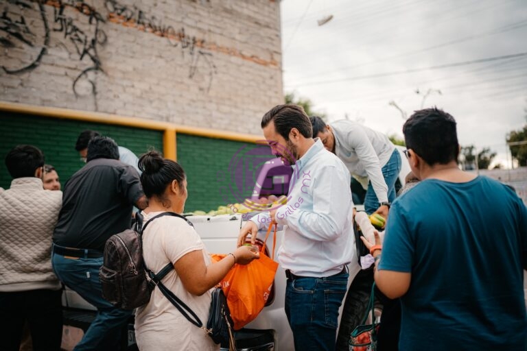 Entrega Mauricio Cárdenas apoyos alimentarios en las siete delegaciones de Querétaro