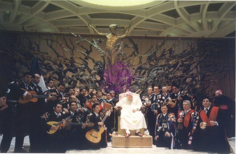 Llevará Estudiantina UAQ música queretana a Roma y el Vaticano