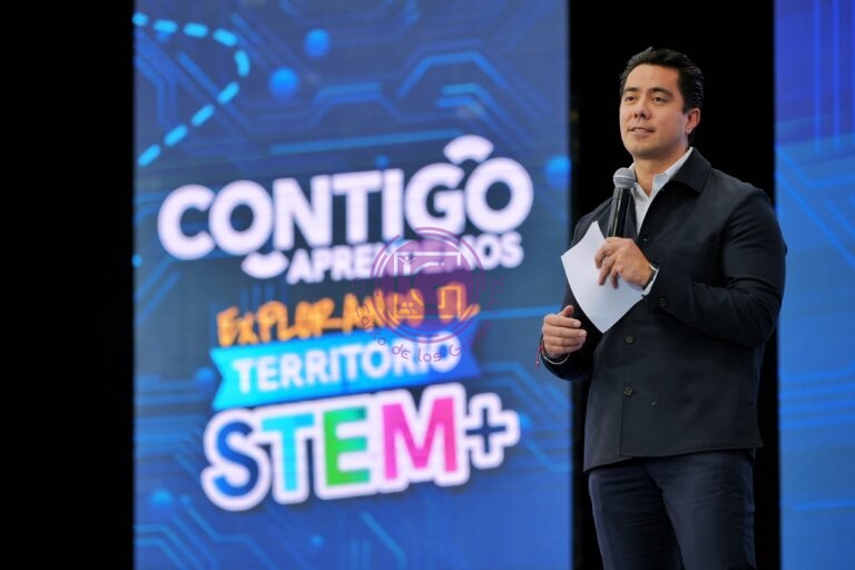 Llama Felifer Macías a jóvenes a aprovechar oportunidades en ciencia y tecnología