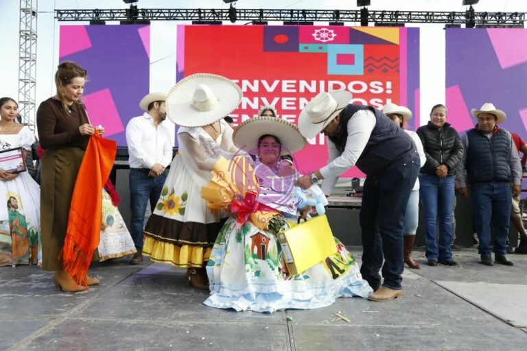 María Fernanda González es coronada Flor Más Bella del Campo 2026