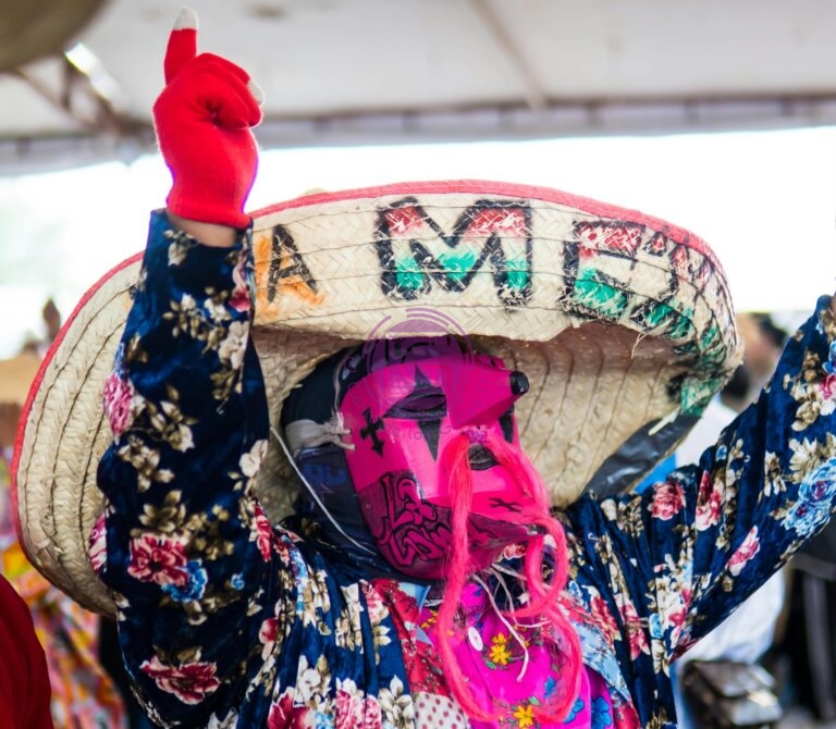 Celebra La Valla 3ª edición del Festival de la Máscara de Palo