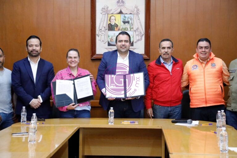 Firma Colón convenio para fortalecer derechos de pueblos indígenas